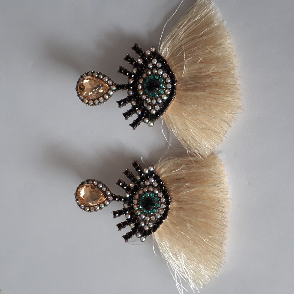 Crystal eye earrings